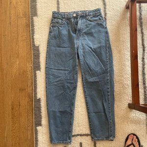 Ultra-high wasted H&M Mom Jeans Size 2